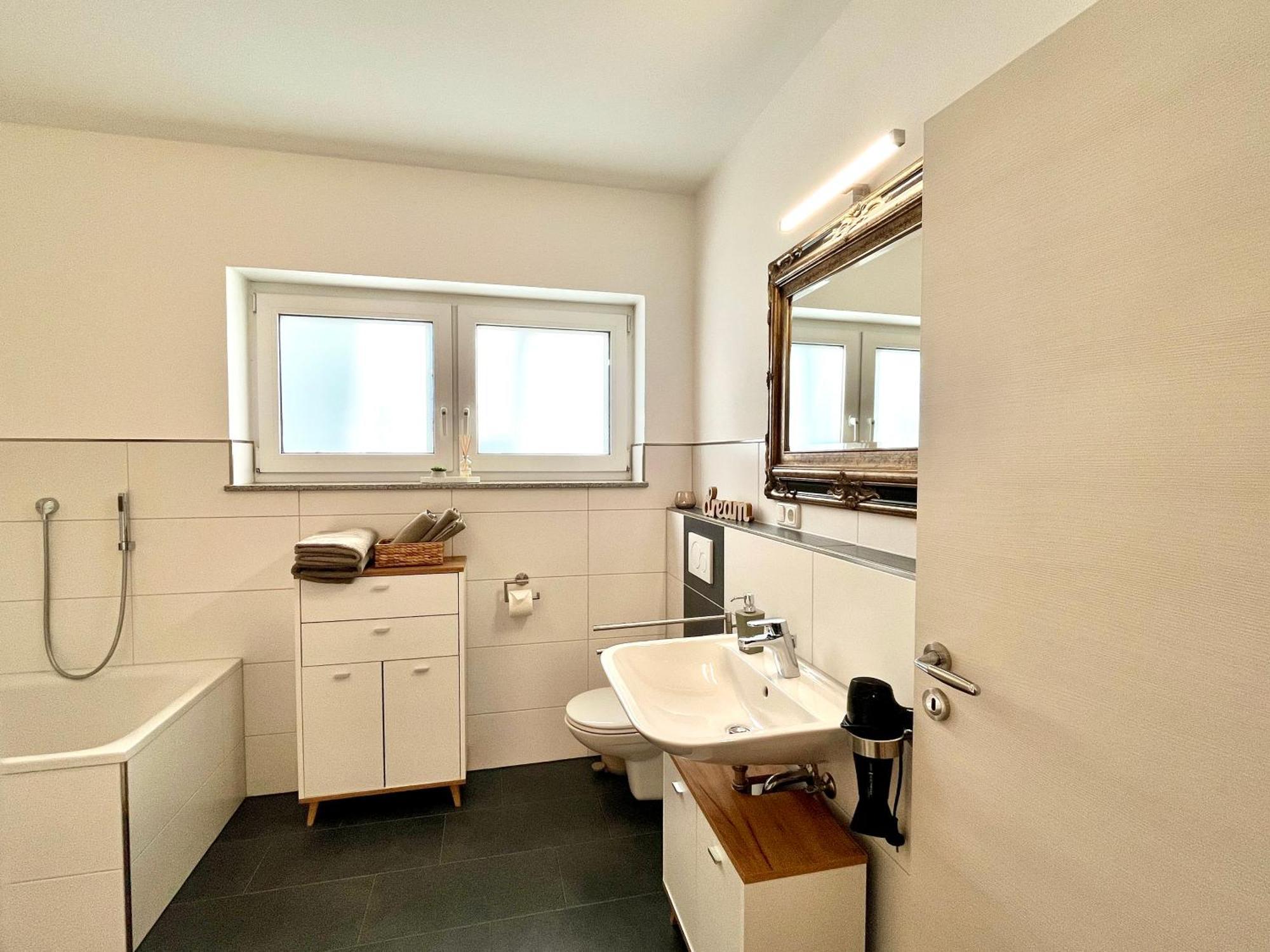 Ferienwohnung Moseltraum, 1-6 Pers, Mit 3 Schlafzimmer Und Panoramabalkon Müden Esterno foto