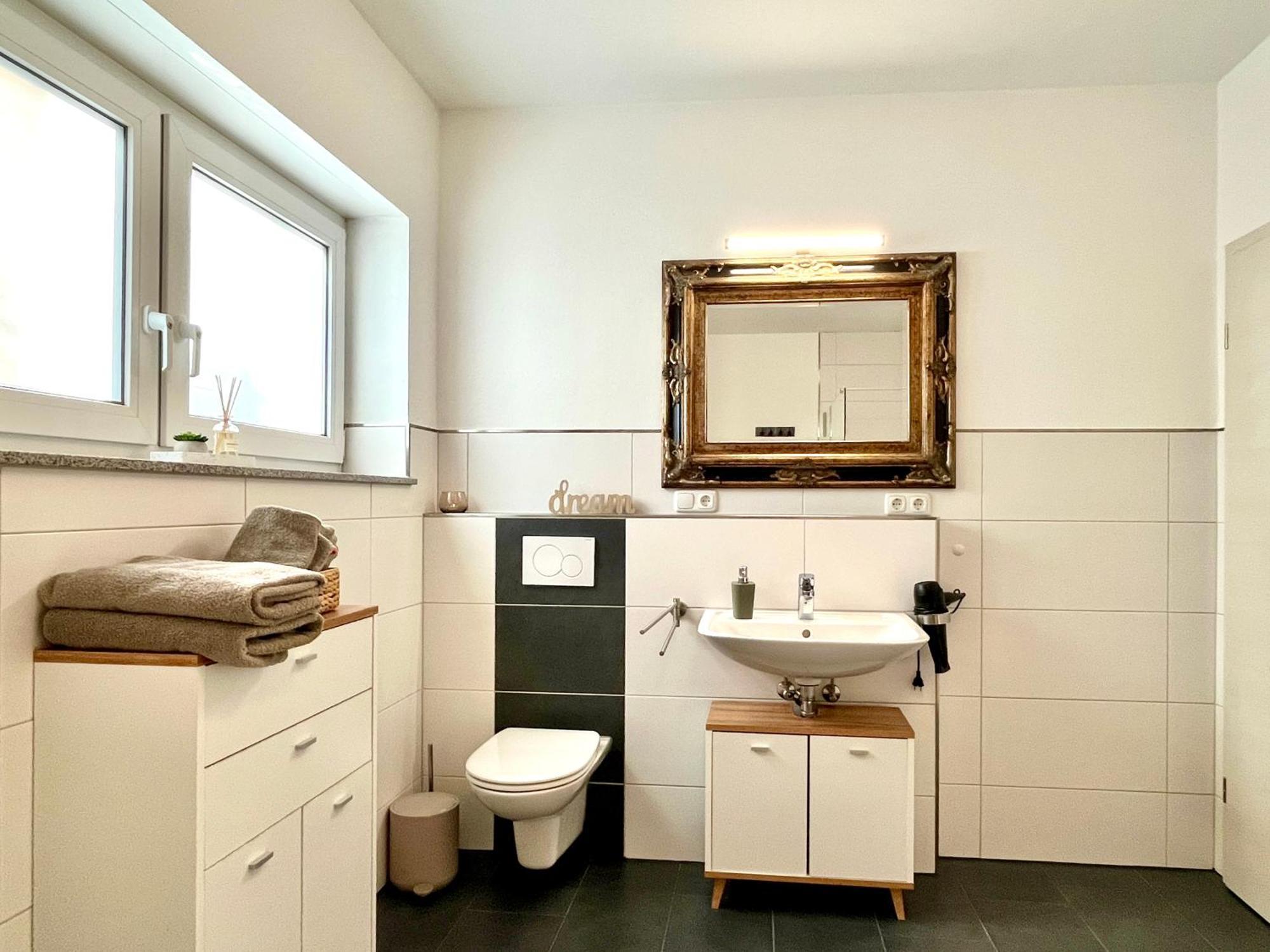 Ferienwohnung Moseltraum, 1-6 Pers, Mit 3 Schlafzimmer Und Panoramabalkon Müden Esterno foto