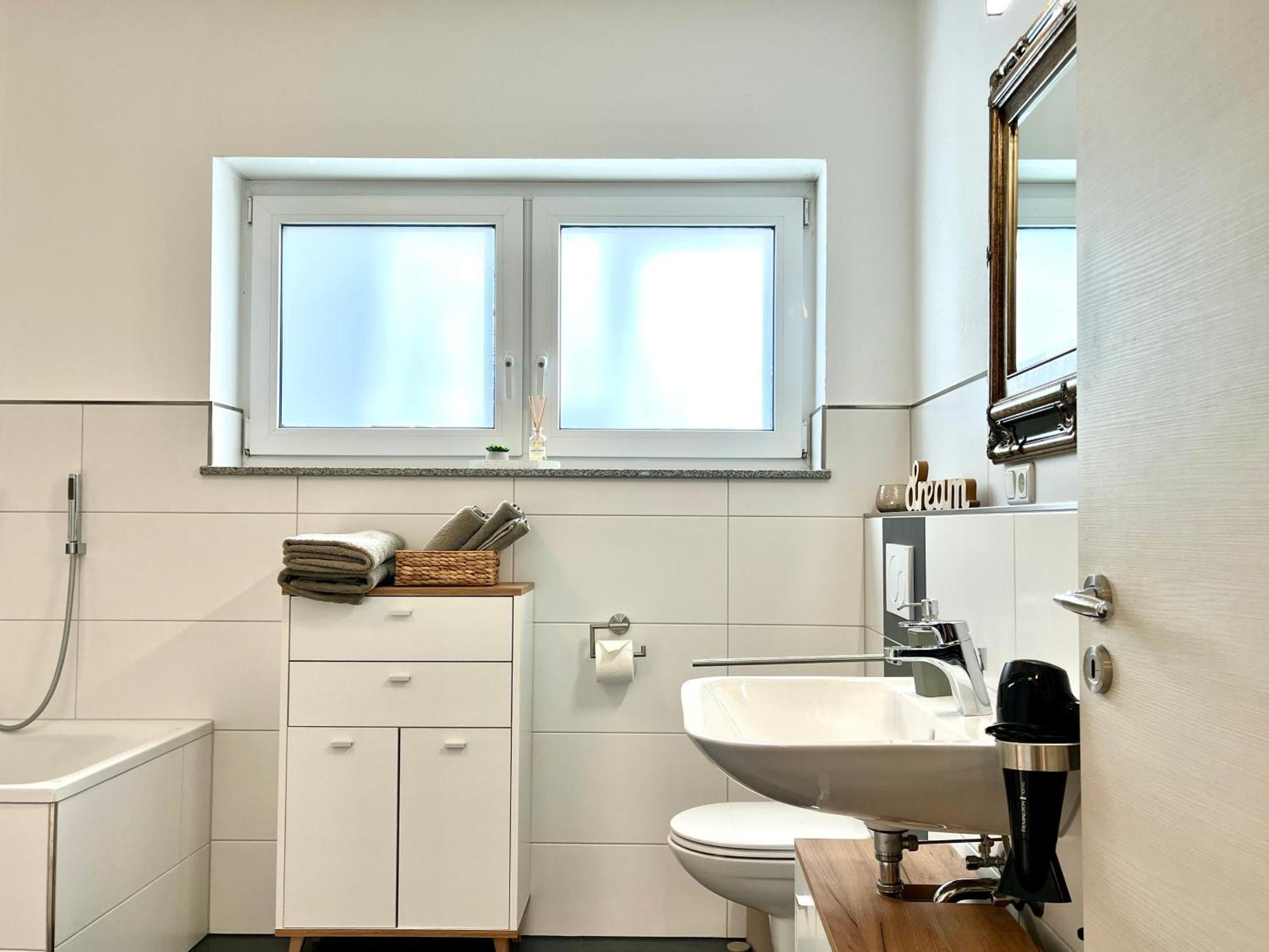 Ferienwohnung Moseltraum, 1-6 Pers, Mit 3 Schlafzimmer Und Panoramabalkon Müden Esterno foto