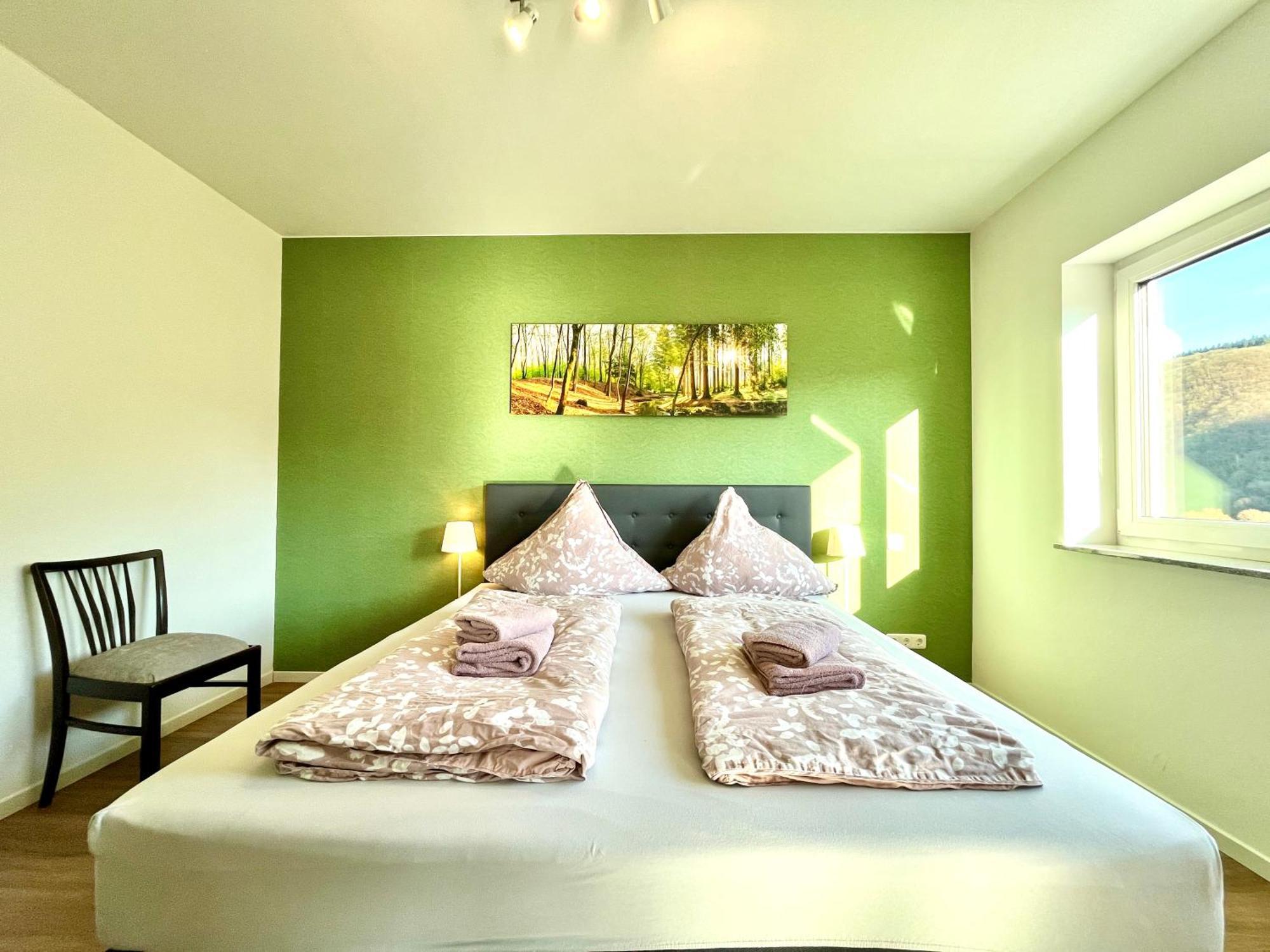 Ferienwohnung Moseltraum, 1-6 Pers, Mit 3 Schlafzimmer Und Panoramabalkon Müden Esterno foto