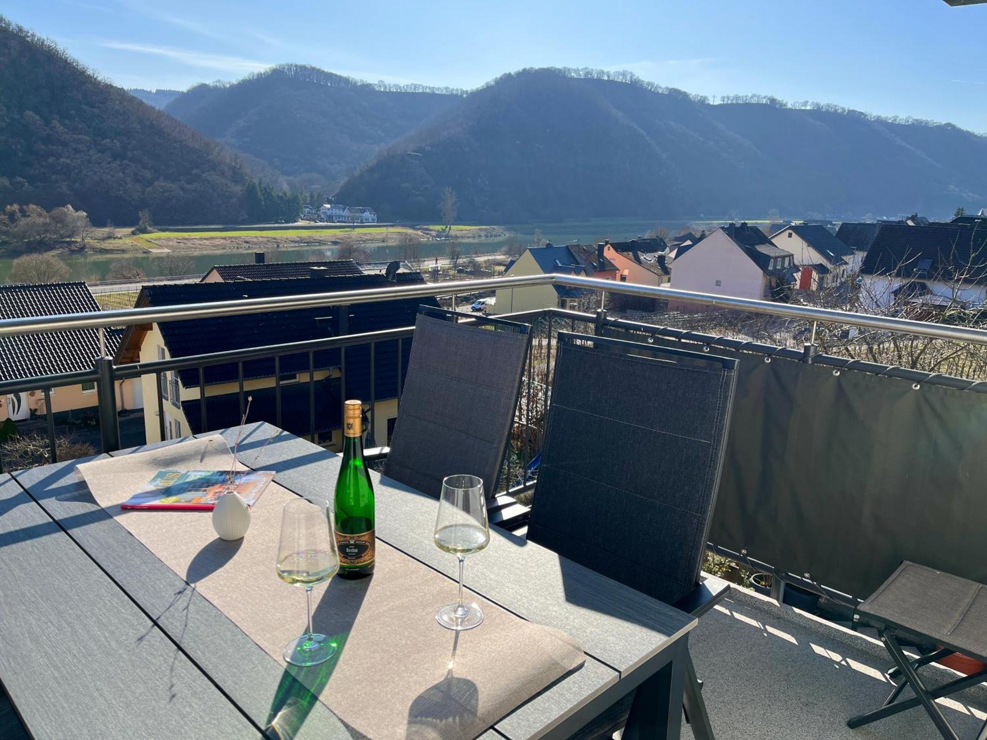 Ferienwohnung Moseltraum, 1-6 Pers, Mit 3 Schlafzimmer Und Panoramabalkon Müden Esterno foto