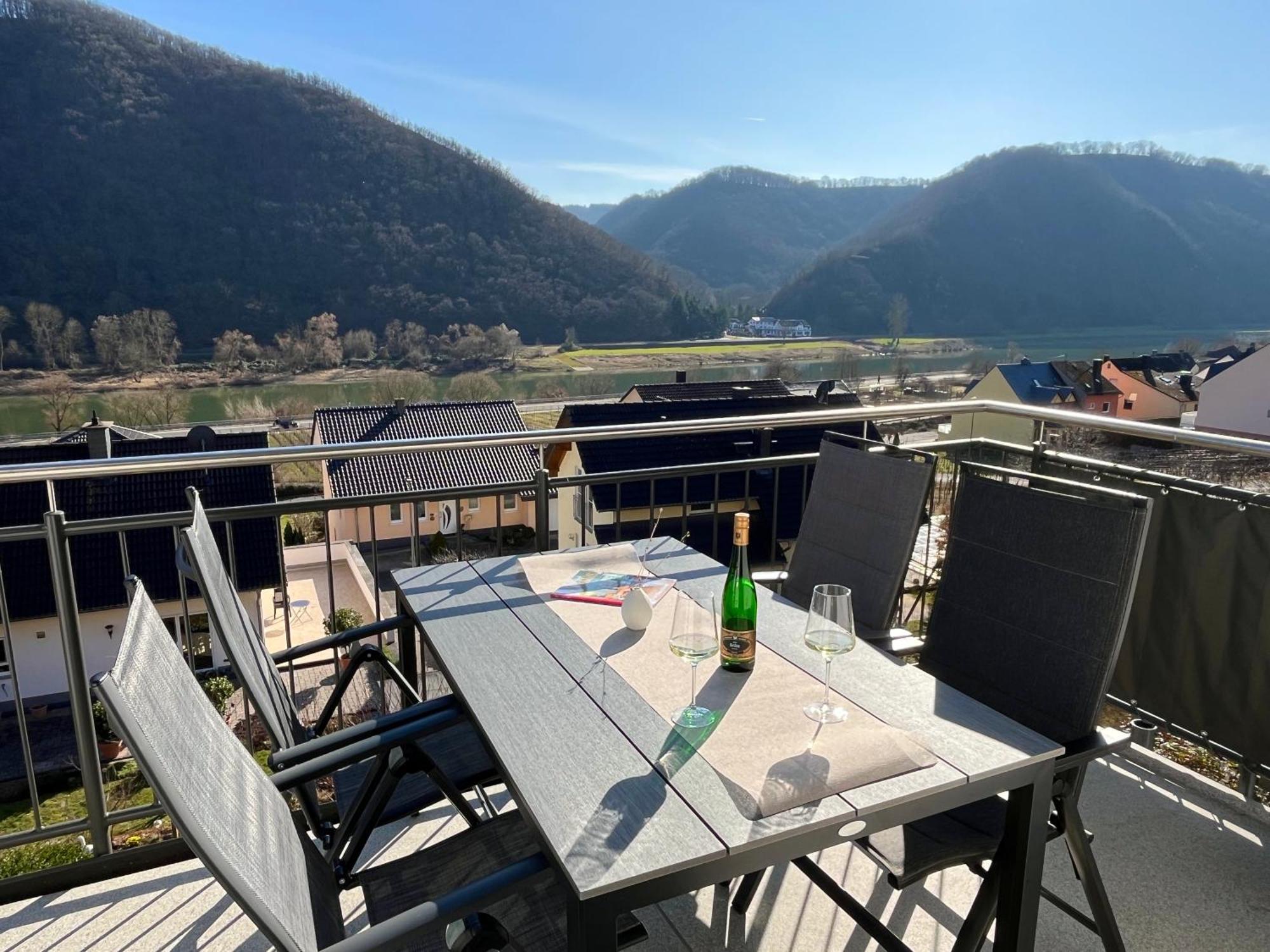 Ferienwohnung Moseltraum, 1-6 Pers, Mit 3 Schlafzimmer Und Panoramabalkon Müden Esterno foto