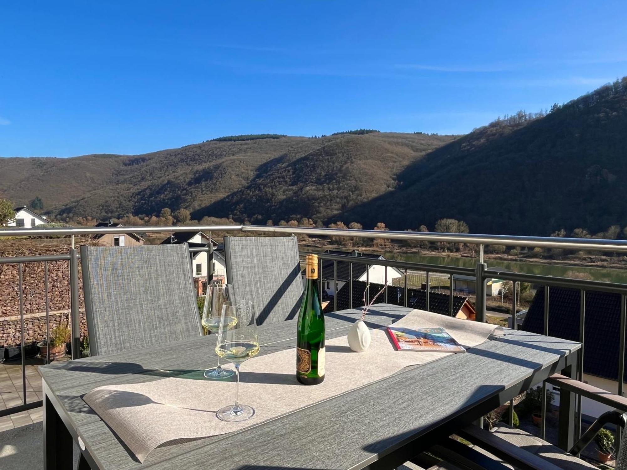 Ferienwohnung Moseltraum, 1-6 Pers, Mit 3 Schlafzimmer Und Panoramabalkon Müden Esterno foto